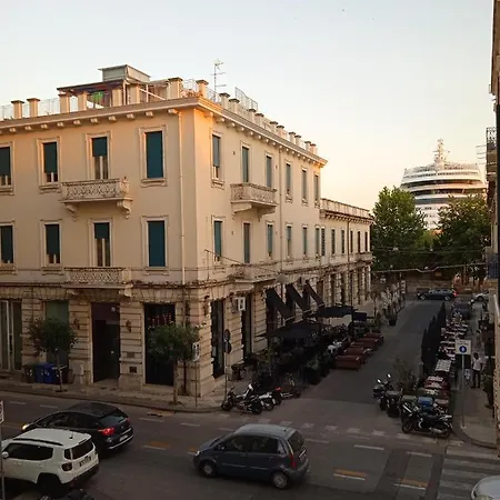 Gasthof Caravaggio Basic 200 M From Ortigia Syrakus