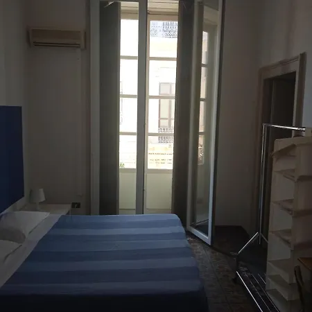 Caravaggio Basic 200 M From Ortigia Gasthuis 3*